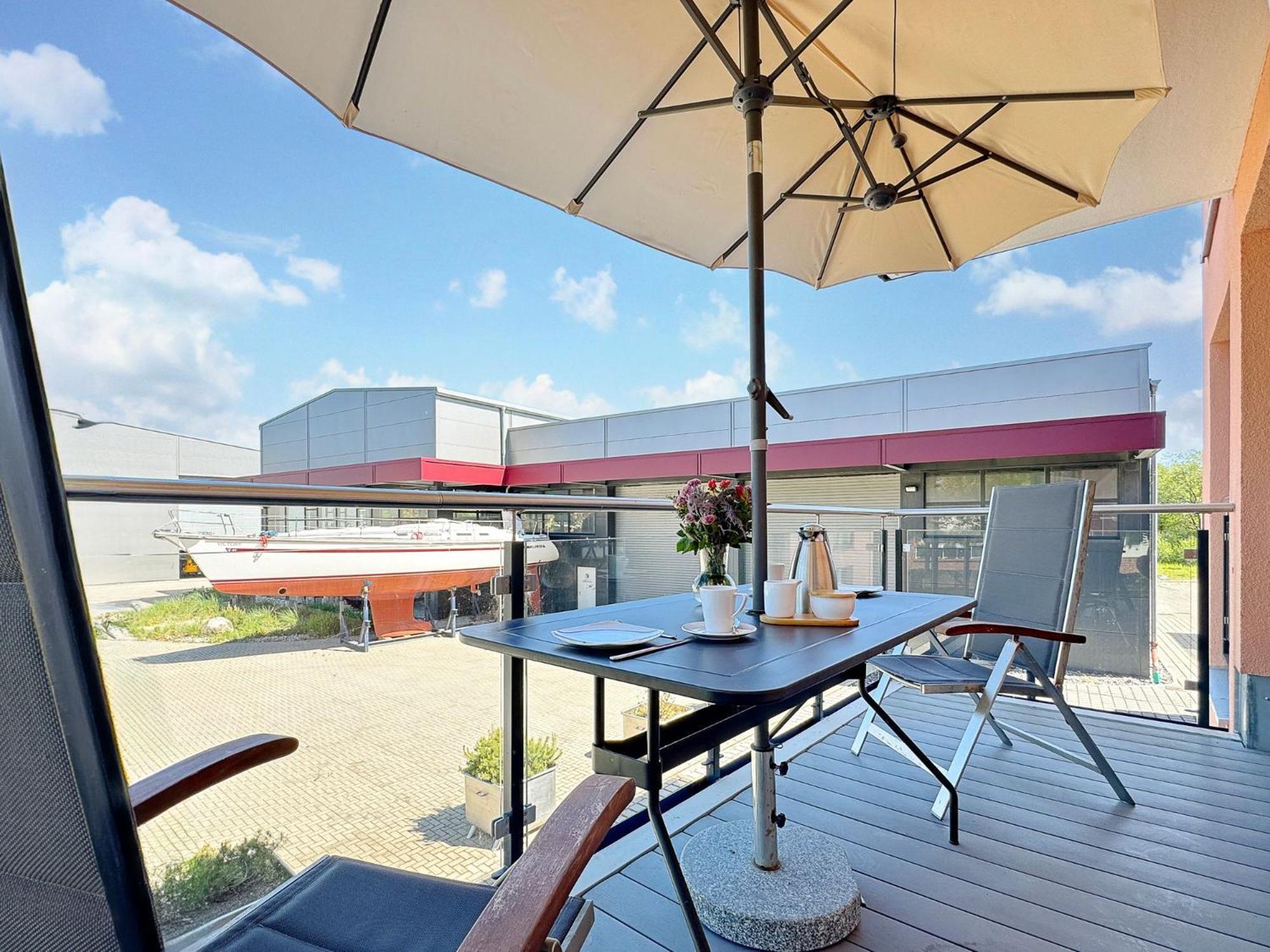Ferienwohnung Alte Fischfabrik Lauterbach MehrZeit am Bodden Exterior foto